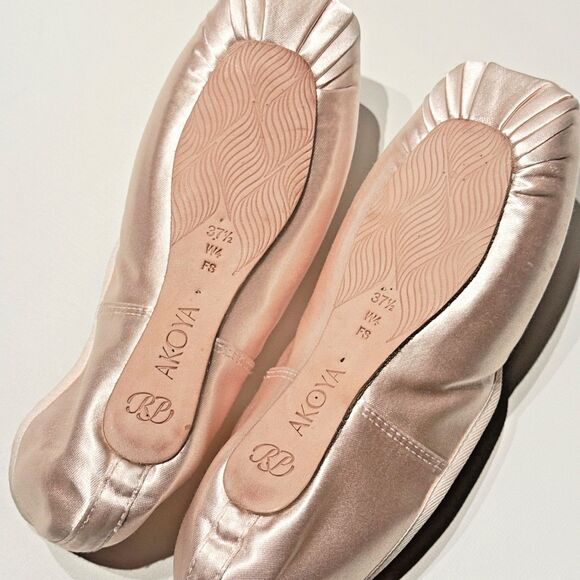 Russian Pointe Akoya Ballet Shoes Women's 37.5 w4 v2 FS US Size 7.5 - Picture 9 of 15